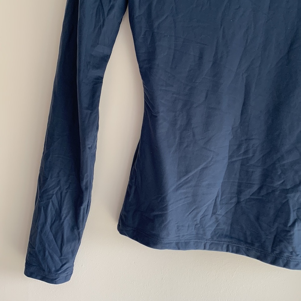 Abercrombie and Fitch Soft Matte Tuckable Long Sleeve Navy Blue SzS - Picture 8 of 11